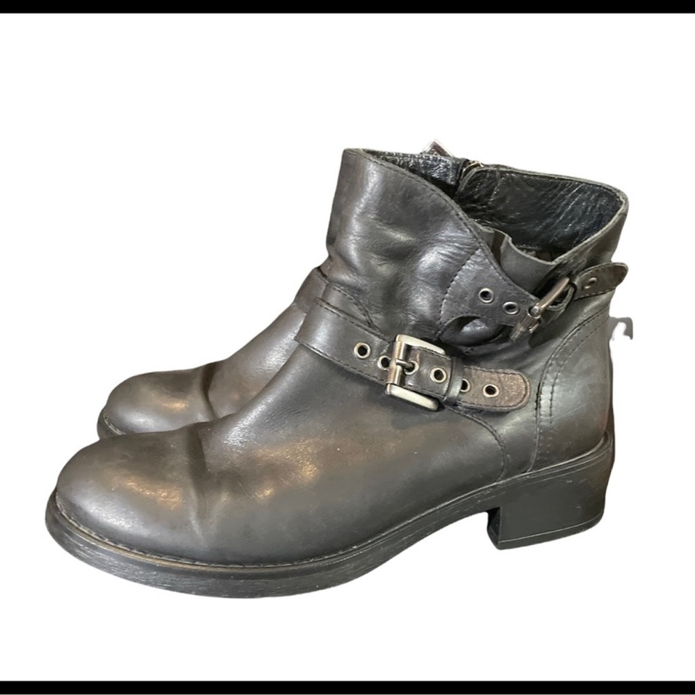 AQUATALIA Leather Women’s Moto/Biker Boot  size 9